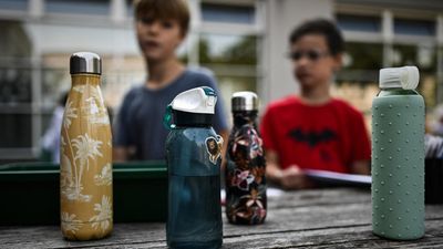 New timetables, longer holidays: How can French schools adapt to heatwaves?