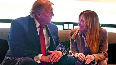 Selfie Esteem: Meloni calls out Trump's tall tale about photo