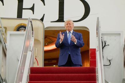 Trump unveils new $400M presidential plane