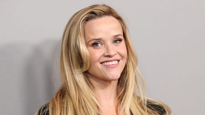 Reese Witherspoon’s Porch Establishes a New Era of Coastal Elegance – Summer's Essential Aesthetic