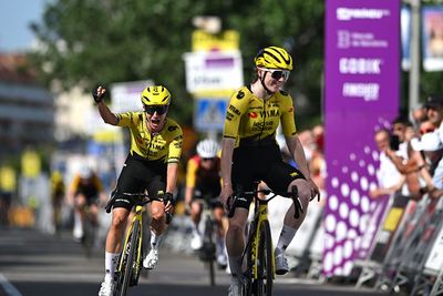 Volta a Catalunya Feminas: Visma-Lease a Bike dominate as Veenhoven, Vos go 1-2 in crash-marred stage 1