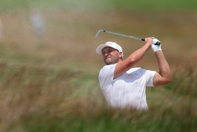 Clark leads US Open by four with major champs lurking