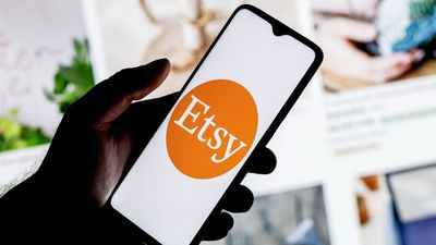 I used Etsy in ChatGPT to upgrade my bedroom decor — and this prompt worked like magic