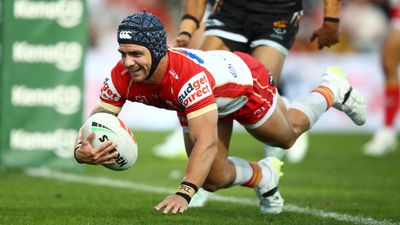 Uncontracted maverick helps hot Dolphins tame Tigers