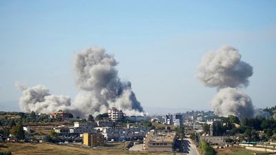 Israel strikes south Lebanon despite truce announced with Hezbollah
