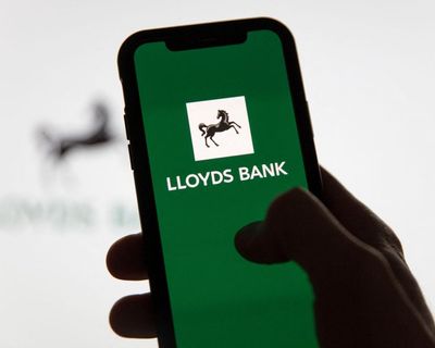 Lloyds Banking Group to hire 300 tech experts to work on AI