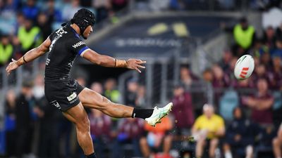 Captain kicks Bulldogs to ugly win over Sea Eagles