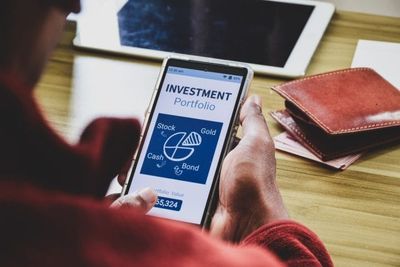 9 Warning Signs a Social Media Investment Group Is Really a Scam