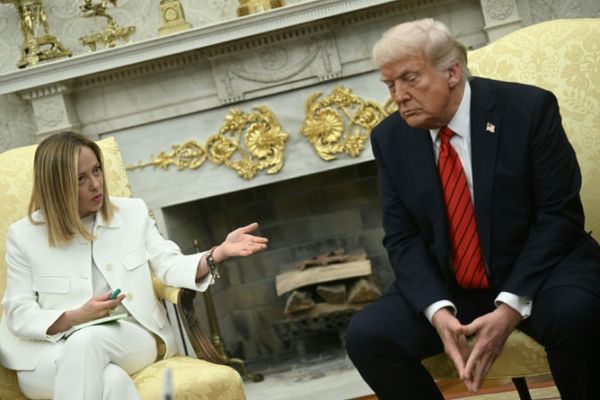 Trump doubles down in Meloni photo op spat