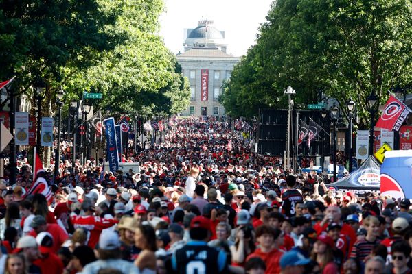 Hurricanes fans jam into downtown Raleigh for team's Stanley Cup parade, celebration