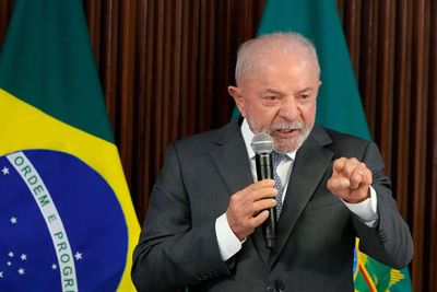 Lula maintains lead over Flavio Bolsonaro ahead of Brazil vote