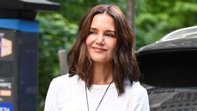 Katie Holmes just wore the trending arch support flip-flops you can buy on Amazon for £35