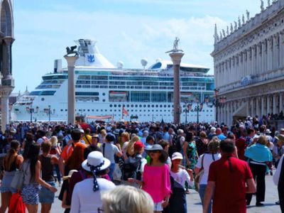 Venice may hike visitor entry fee to €50 to curb overtourism