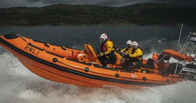 'Quick-thinking' teen rescues two men who fell off inflatable toy boat