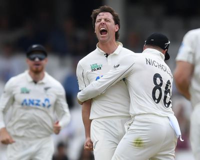 Matt Henry ends England’s resistance as New Zealand complete second Test rout