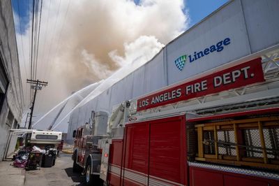LA firefighters battle warehouse blaze amid concerns over billowing smoke