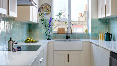 5 Kitchen Tile Colors Interior Designers Are Choosing Right Now for the Most Jaw-Dropping Spaces
