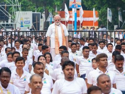 Modi leads Yoga Day celebrations in Kolkata, Murmu performs 'asanas' at Jabalpur