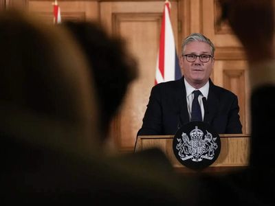 Trump says Starmer will quit as UK PM after 'failing badly' on immigration, energy