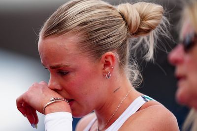 Keely Hodgkinson in tears after pulling out of 400m final at UK Championships