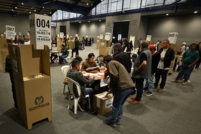 Live: Colombia Votes Calmly in a High-Stakes Runoff as Espriella and Cepeda Cast Ballots