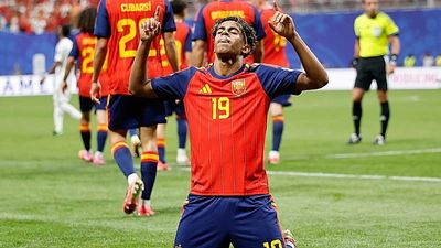 Spain clinch their first win of the tournament in 4-0 drubbing of Saudi Arabia