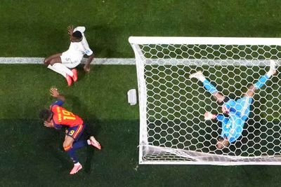 Spain stride to one-sided victory over Saudi Arabia