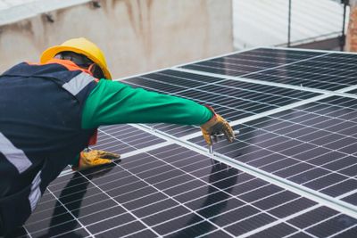 Analyst urges shift away from fossil fuels