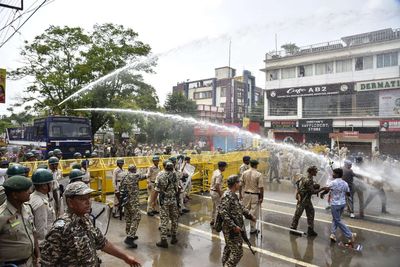 PM SHRI protest turns tense as police use water cannons on CPI activists near Kerala Assembly