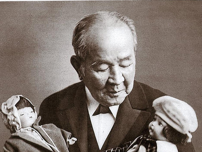 In 1927, US children mailed 12,739 friendship dolls to Japan to ease pre-war tensions: Many were lost during WWII, with 233 recovered by 2002