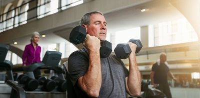 People who lift weights live longer – new study