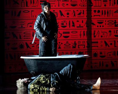 Giulio Cesare review – nightmarish take on Handel has snakes, sadism and a mummy