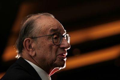 Alan Greenspan, longtime Fed chief with a divided legacy, dies