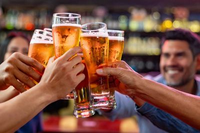 Enjoying a drink in the heatwave? How to know when it’s a problem