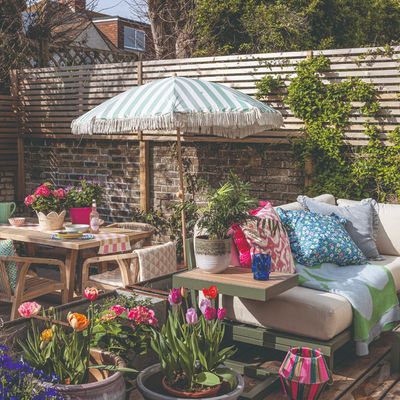 How to arrange garden furniture to feel inviting – experts share their 5 top tips for a comfortable outdoor set up