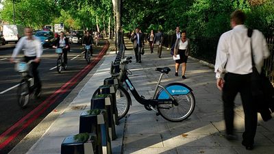 'Another day, another leader': Londoners react to Starmer's resignation