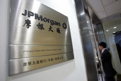 China Will Return as Major Oil Buyer in August, JPMorgan Says