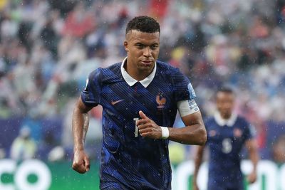 Why France vs Iraq World Cup game has been suspended as fans urged to ‘seek shelter’