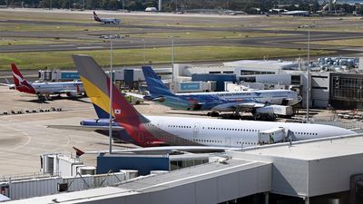 Man arrested over alleged bomb hoax on flight