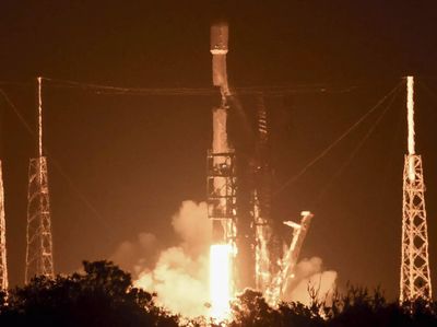 SpaceX falls for third day, erases $600 billion in market value
