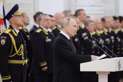 Ukraine-Russia war latest: Putin says ‘ready for peace talks’ after Kyiv’s attacks on refinery
