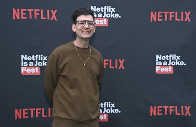 Moshe Kasher treated for tonsil cancer