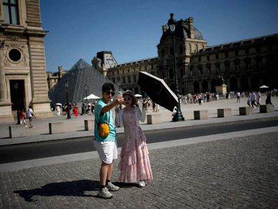 A red alert over France, and heat that may rewrite the record books
