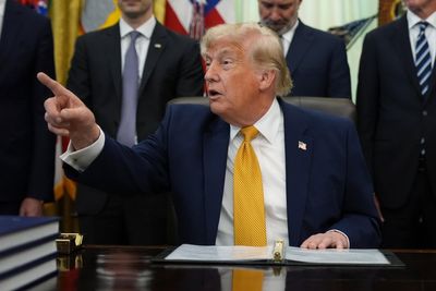 Trump says he can ‘fix’ Chicago crime with DC-style crackdown after weekend of violence