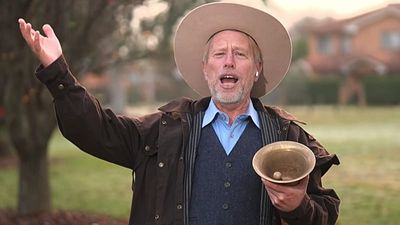 Australian town crier breaks Guinness record for world's loudest person
