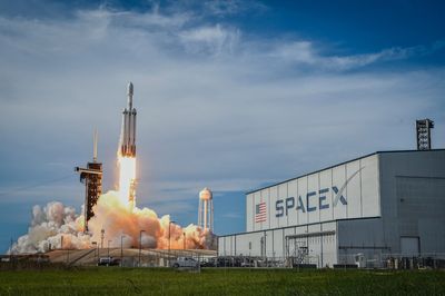 Markets tumble worldwide as Fed resets interest rate expectations: $400 billion wiped off SpaceX stock