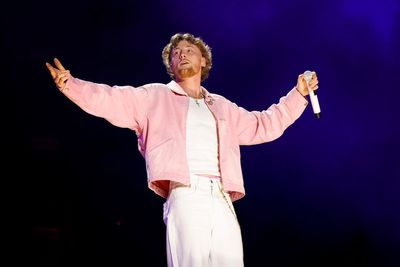 Country star Bailey Zimmerman takes ‘full accountability’ after allegedly trashing hotel room and facing criminal charges
