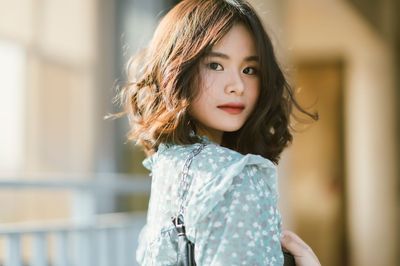 Summer Hair Trends You'll Actually Want: The Best Mid-Length Hair Styles for 2026