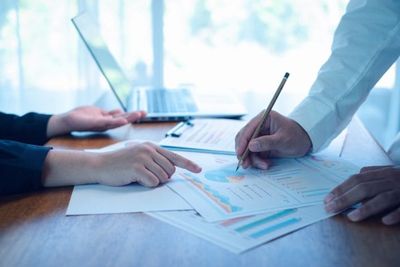 7 Advisor Red Flags to Watch When Retirement Advice Involves AI or Crypto