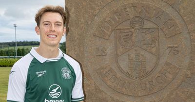 Hibs confirm second summer signing as arrival from EFL signs three-year deal
